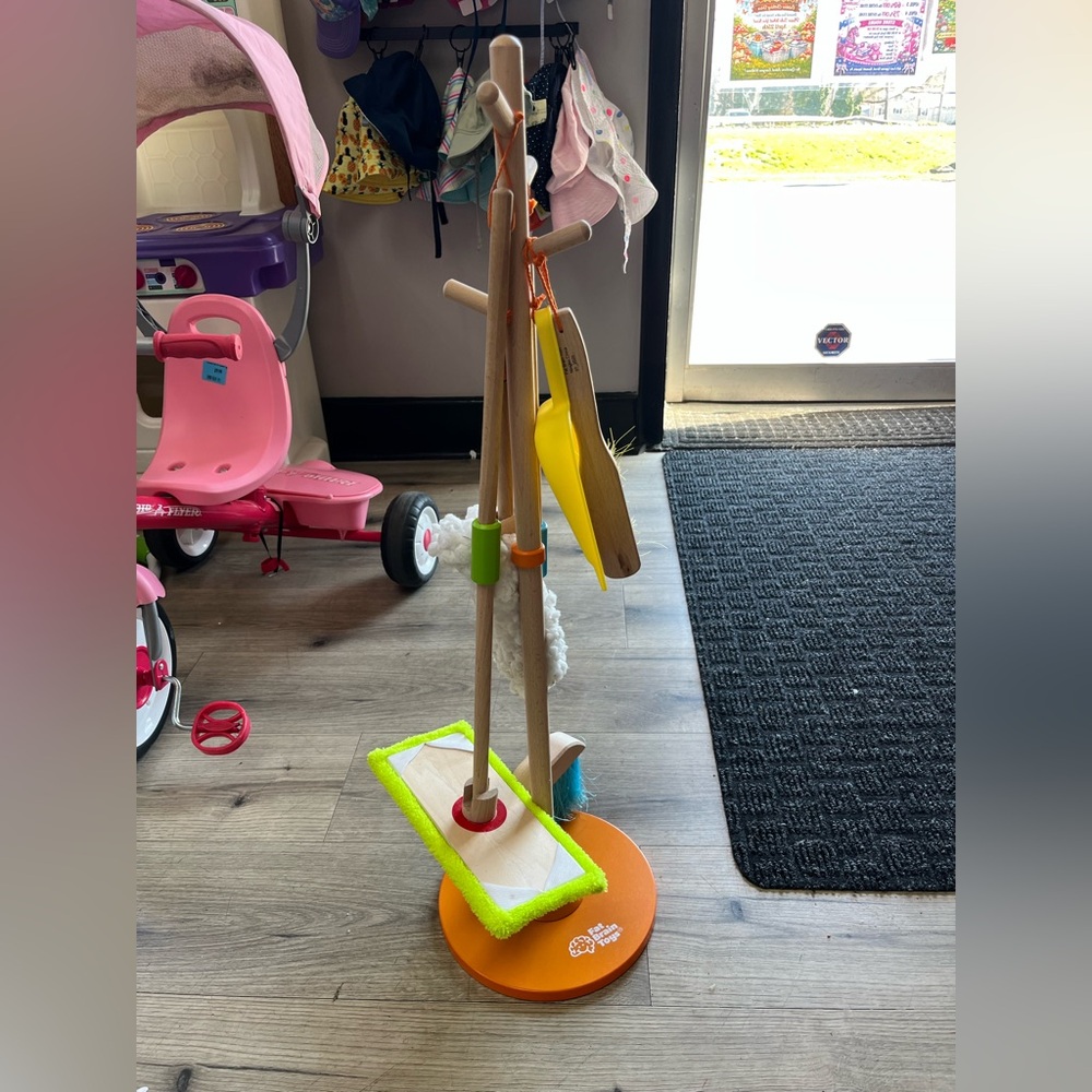 Fat Brain Toys Sweep, Scrub, and Shine Cleaning Set - Wooden Pretend Play